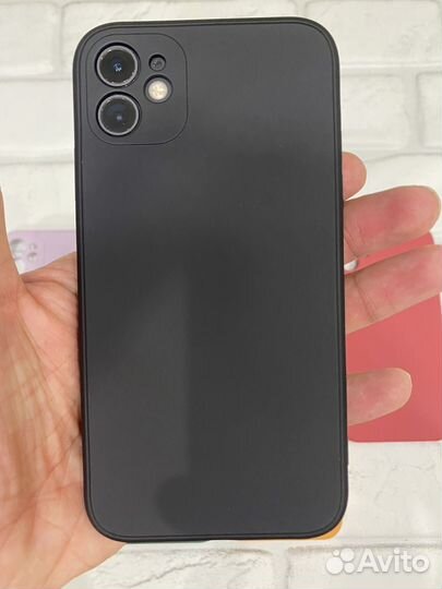 Чехлы на iPhone 11