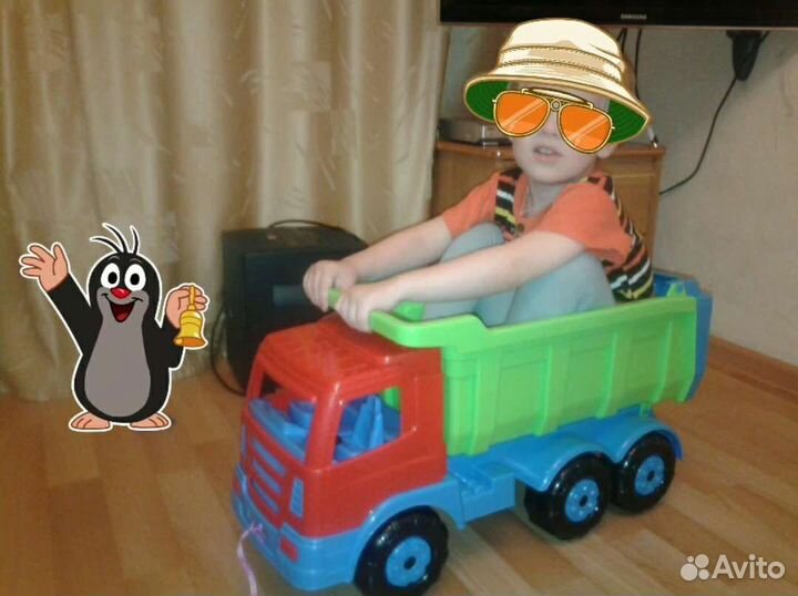 Грузовик огромный