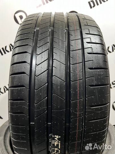 Pirelli P Zero PZ4 325/35 R22 и 285/40 R22 111Y