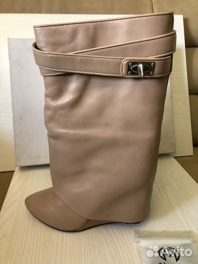 Сапоги осенние новые. Nando Muzi. Маркировка 40