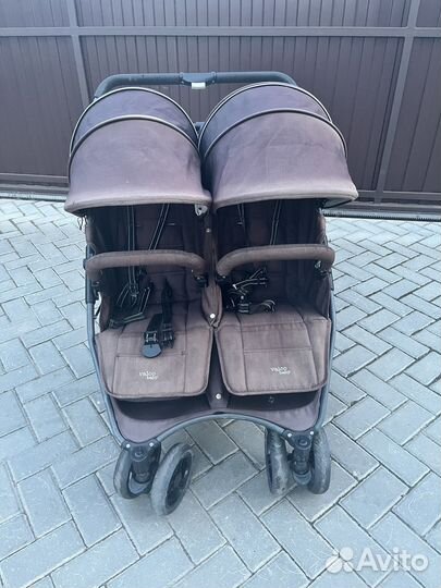 Коляска для двойни