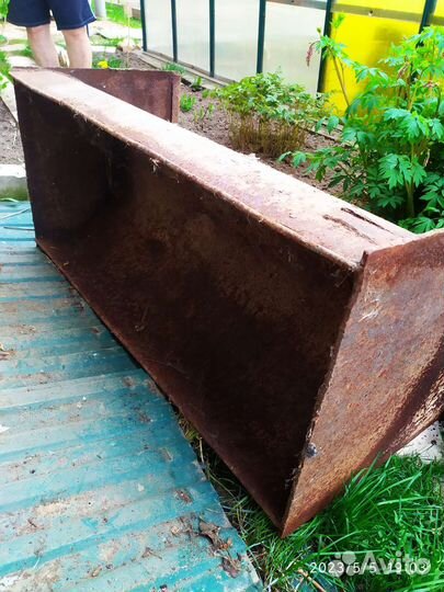 Кормушка для крупнорогатого скота