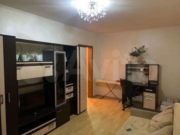 2-к. квартира, 52 м², 8/10 эт.