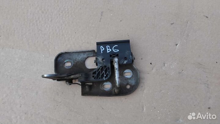 Замок капота passat б6