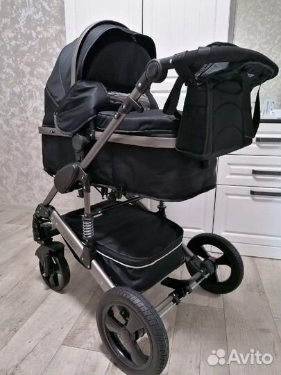 Коляска для новорожденных новая
