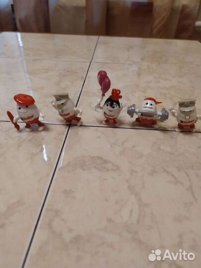 Игрушки из киндеров разных лет