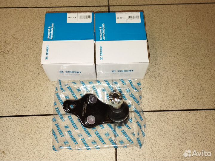 Опора шаровая лев.прав.передней Toyota Camry V30