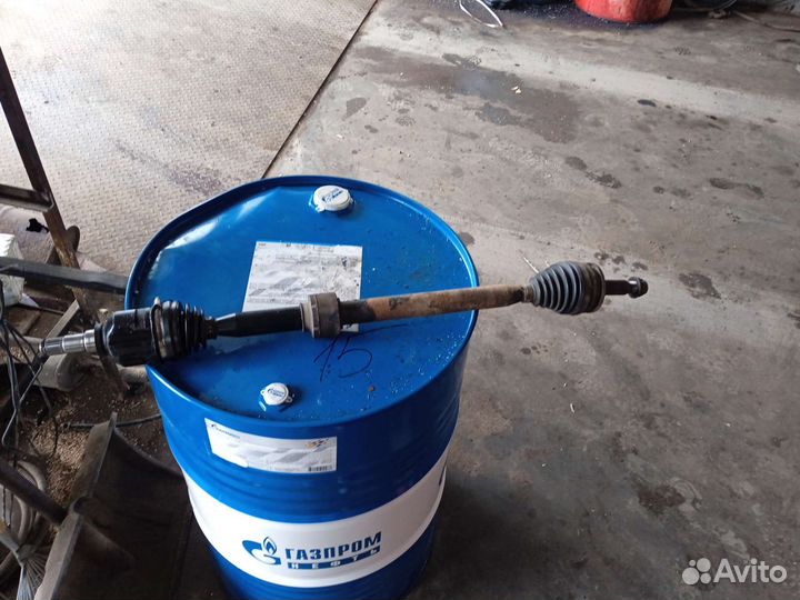 Привод правый Toyota Corolla X 1.6