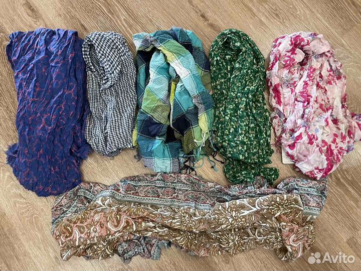 Легкие шарфики, платки и головные уборы