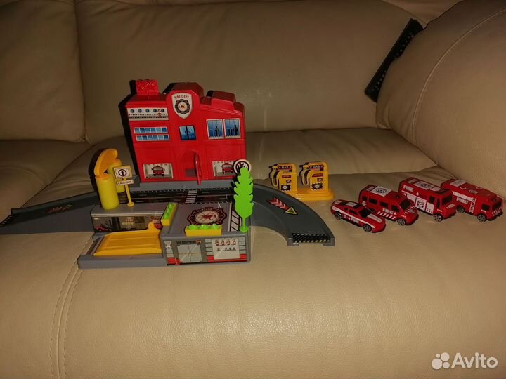 Пожарная станция игрушка