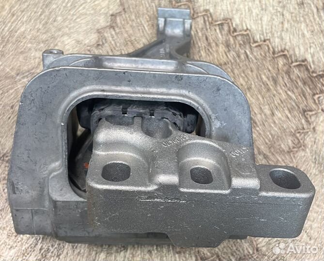 Опора двигателя Audi A3 (V8,1.8/2.0 tfsi)