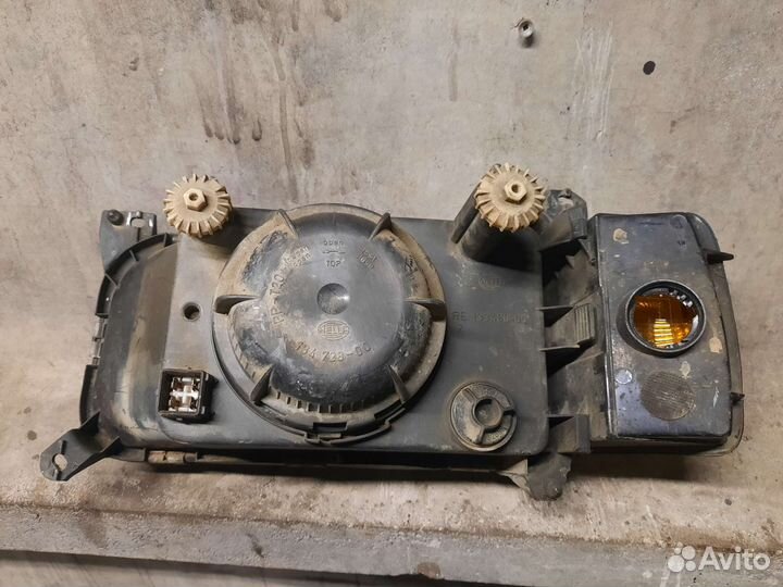 Передняя правая фара Volkswagen passat b3