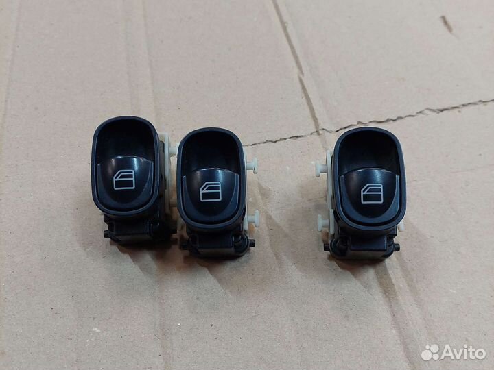 Кнопка стеклоподъемника Mercedes C-Class W203 OM