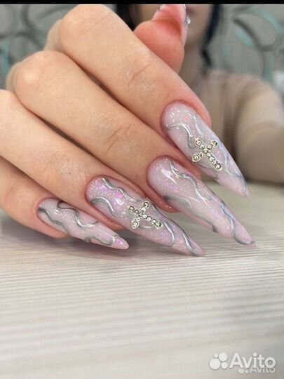Маникюр и наращивание ногтей