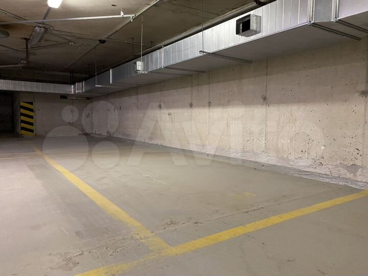 Машиноместо, 10 м²