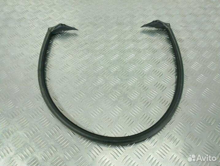 Уплотнитель багажника Land Rover Range Rover L322