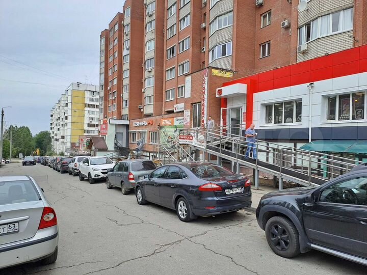 Торговое помещение 43.8 м² Димитрова / Солнечная