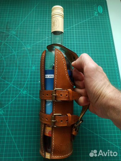 Стильный чехол на бутылку из натуральной кожи