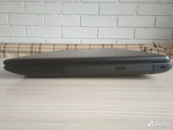 Asus Celeron 1007U/4Gb озу/SSD 120Gb + HDD 500Gb