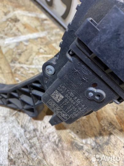 Педаль газа Ford Focus 2 седан 1.8 2009