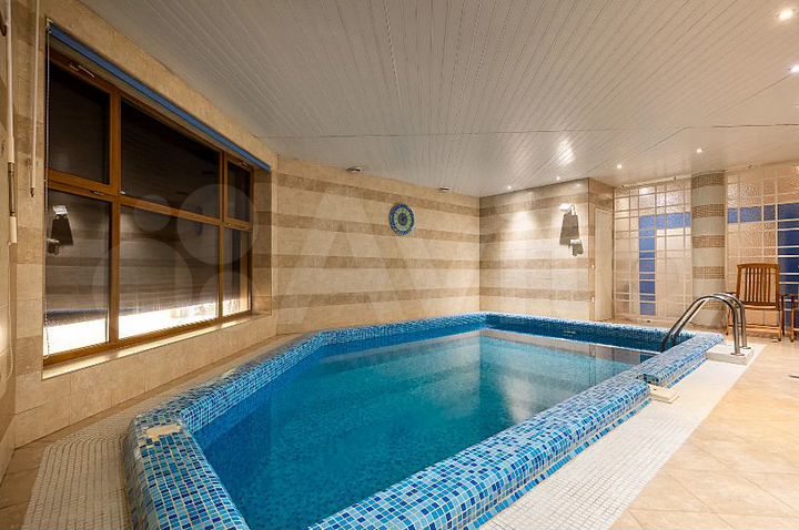 Дом 450 м² на участке 18,7 сот.