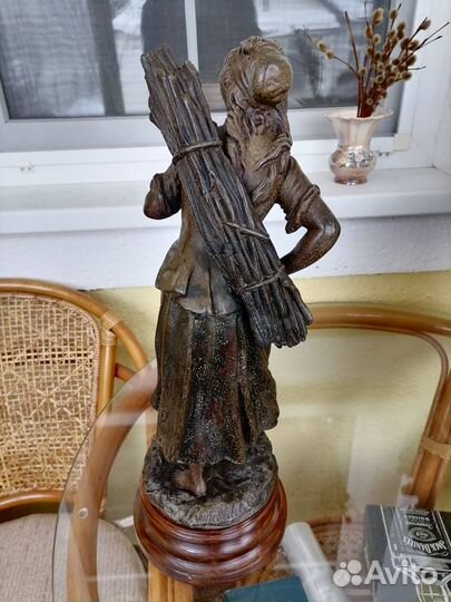Статуя-скульптура антикварная Девушка из леса