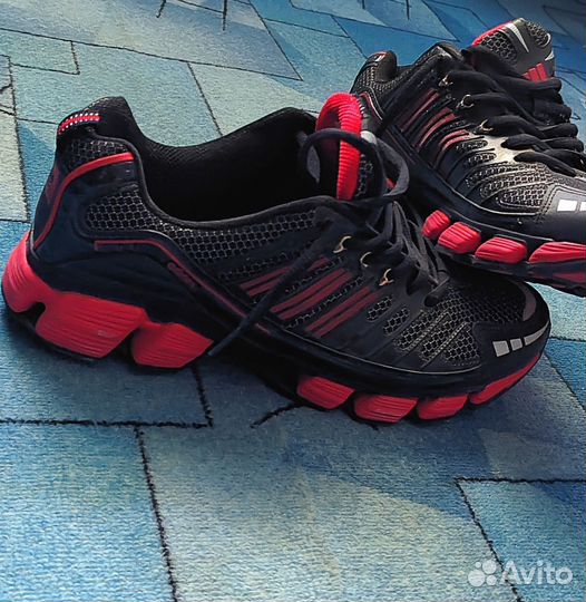 Кроссовки adidas. Размер 42. Цена 3,5 тр