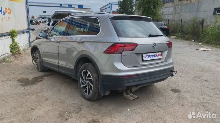 Рычаг задний продольный левый Volkswagen Tiguan (Mk2) 5QF505223C