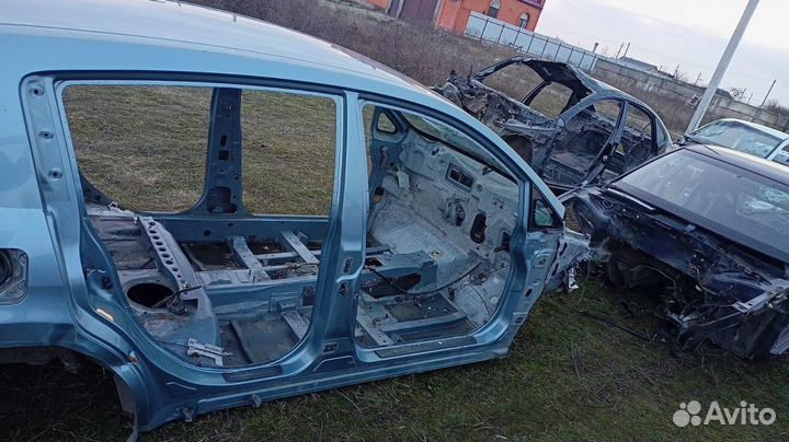 Ниссан Тиида карниз порог правый