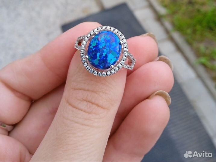 Эффектные кольца с опалами