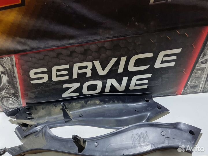 Обшивка задней стойки нижняя Renault Megane 2