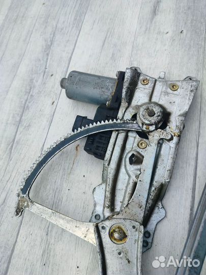 Стеклоподъемник передний левый Chevrolet Viva