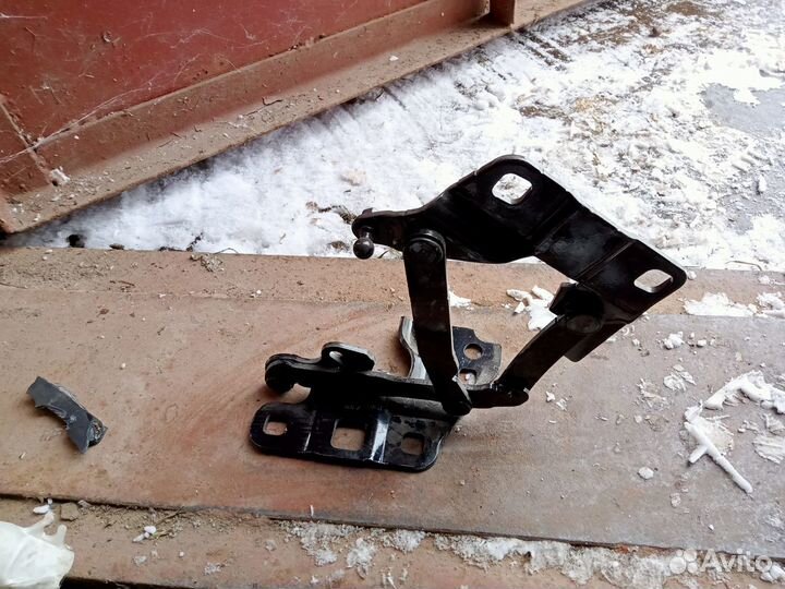 Петля капота левая Mercedes GLS 166 X166