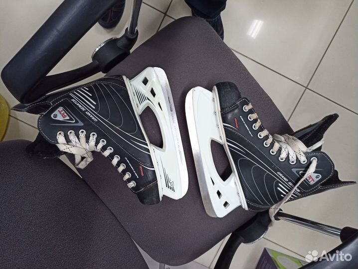 Коньки хоккейные