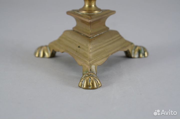 Одиночный подсвечник из металла винтаж