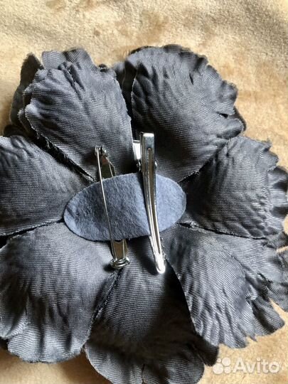 Цветок брошь