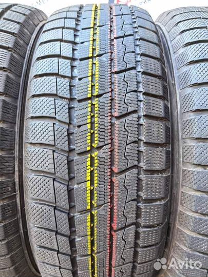 Toyo Winter Tranpath TX 215/60 R17 96Q