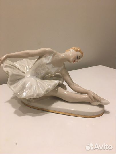 Статуэтка фарфоровая Балерина лебедь уланова