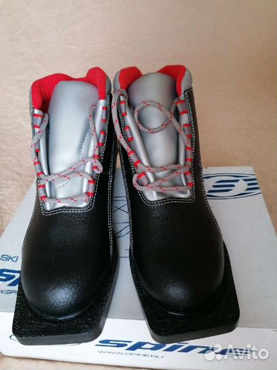 Лыжные ботинки классические
