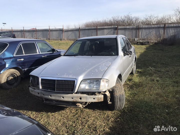 В разборе mercedes C класс W202