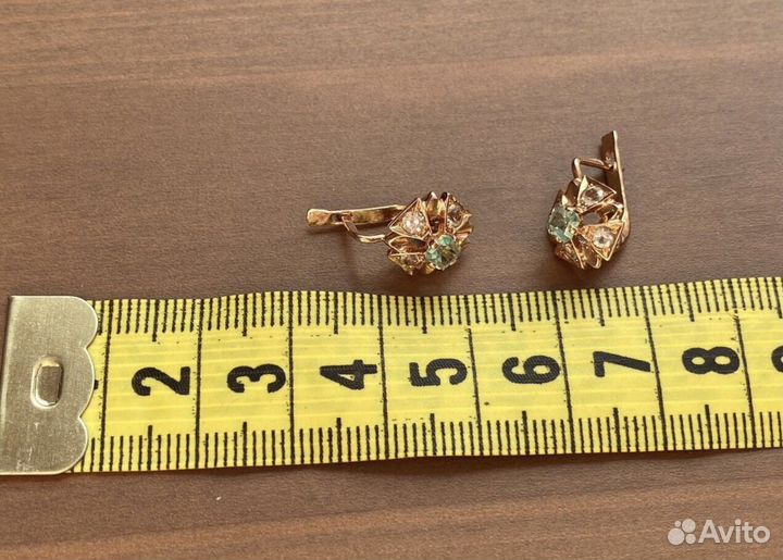 Золотые серьги