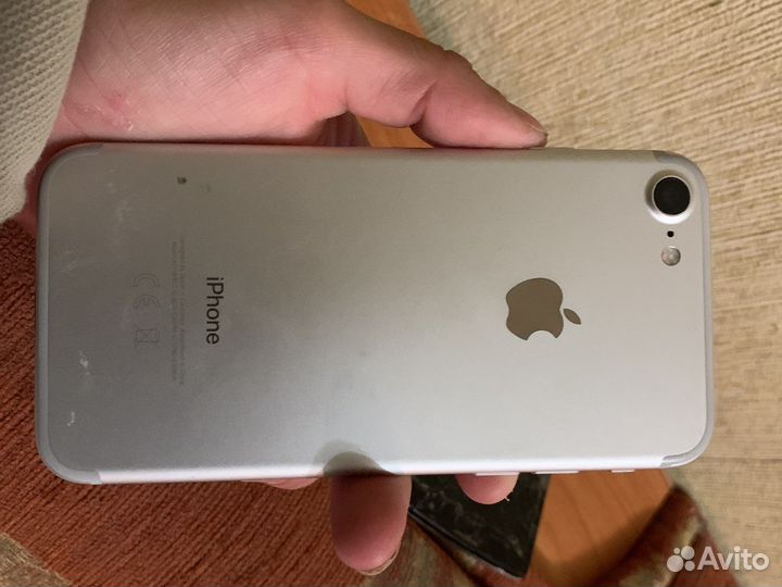 Телефон iPhone 7