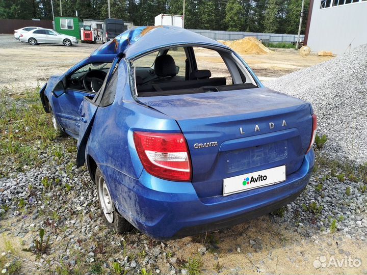 LADA Granta 1.6 МТ, 2020, битый, 33 000 км