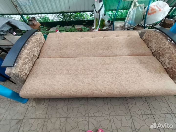 Диван