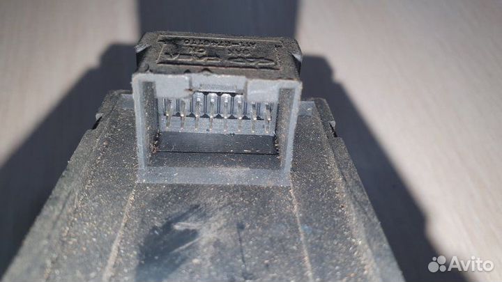 Блок управления стеклоподъемниками передний левый