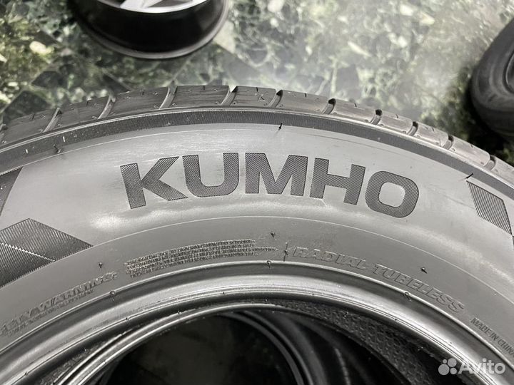 Kumho Ecsta HS52 225/65 R17 102V