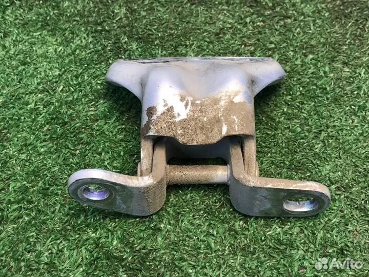 Петля двери задняя правая Ssang Yong Actyon New