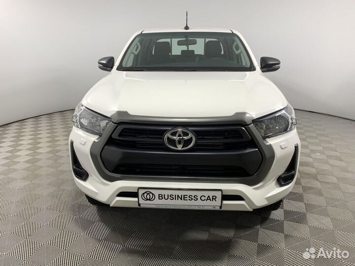 Toyota Hilux 2.4 MT, 2023