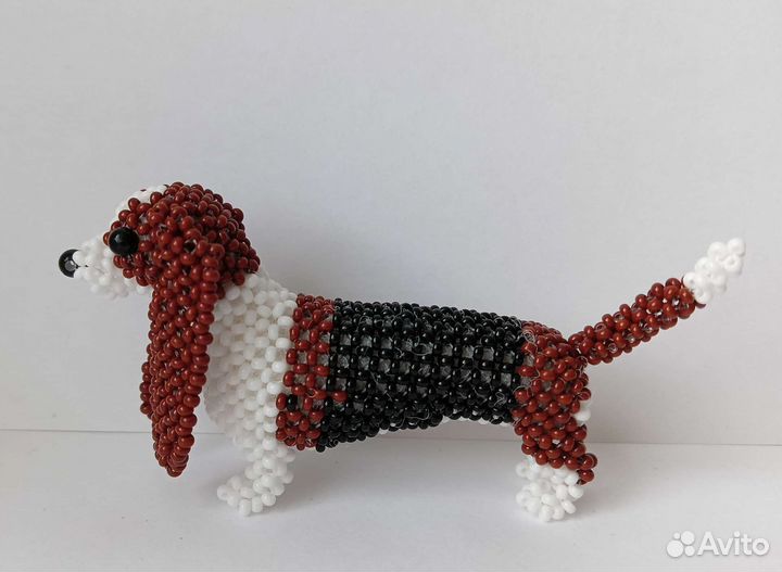 Бассет-хаунд из бисера