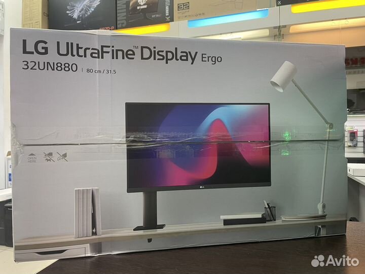 Монитор LG 32UN880-B черный 32 дюйма